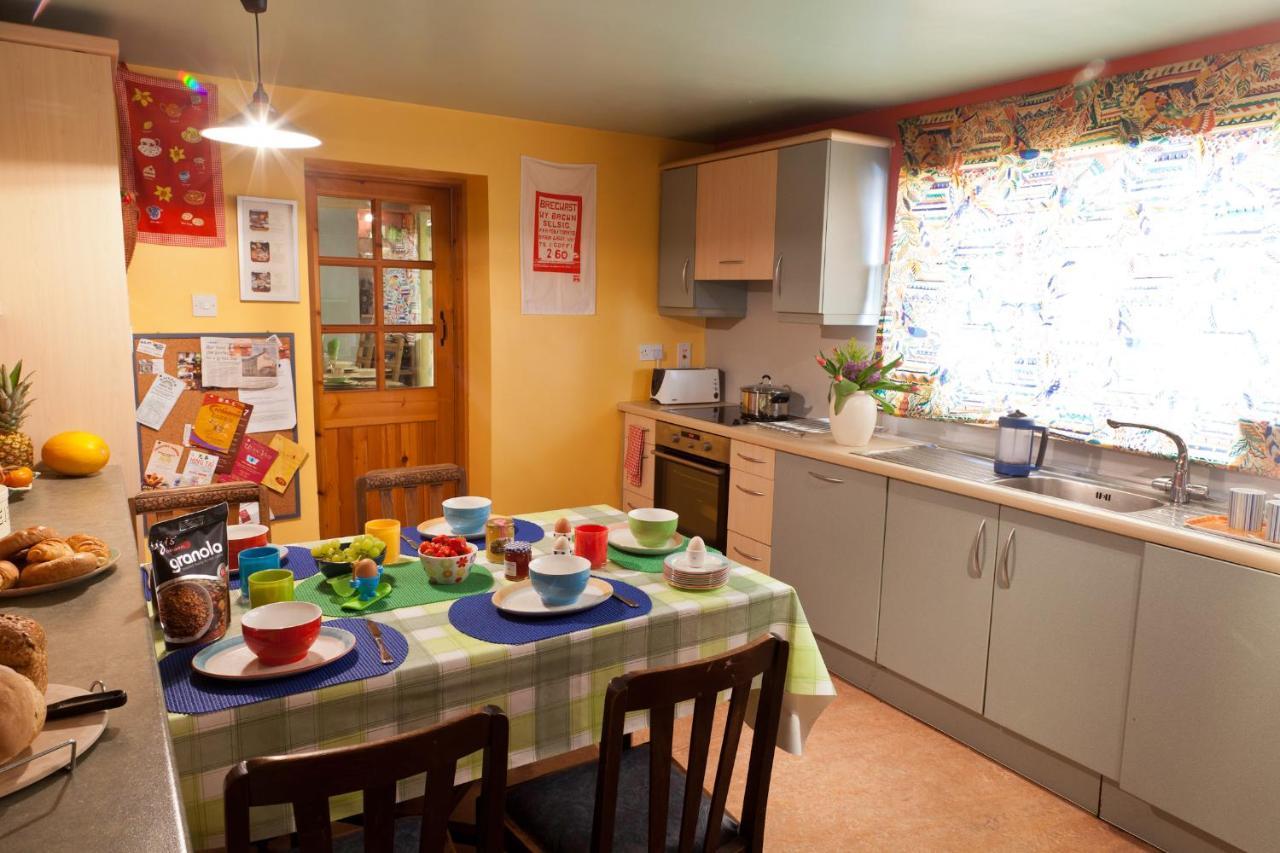 1 Tan Yr Eglwys Barn Cottage Pontardawe 外观 照片