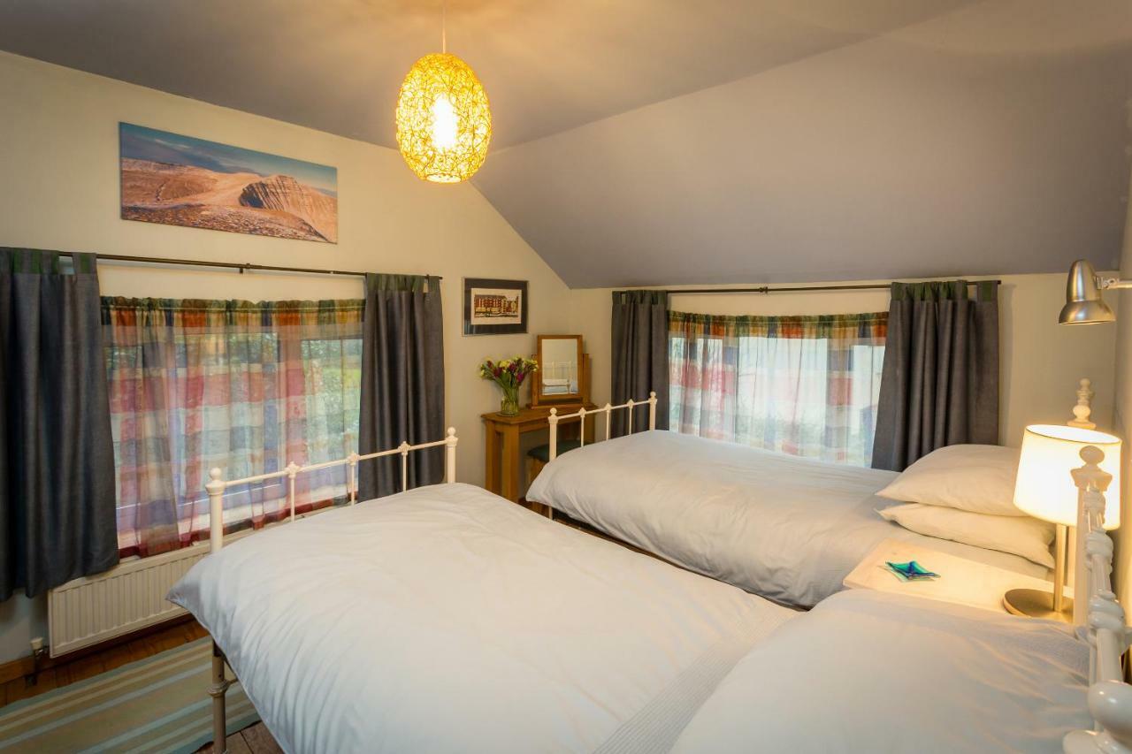 1 Tan Yr Eglwys Barn Cottage Pontardawe 外观 照片